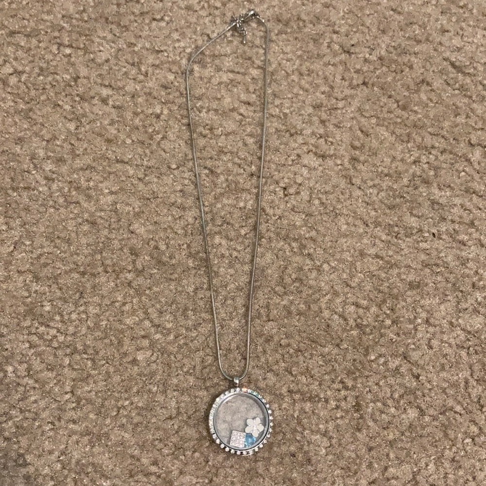 Origami owl necklace